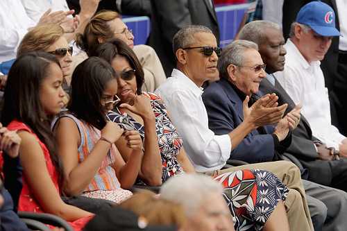 Will Sasha Obama walk in mom's Alpha Kappa Alpha footsteps?
